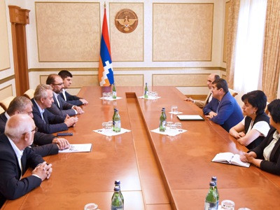 Արայիկ Հարությունյանն ընդունել է ՀՀ մի շարք բուհերի ղեկավար կազմերի ներկայացուցիչներին