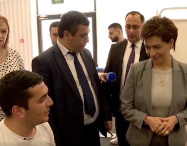 Աննա Հակոբյանը Լոռիում տեսակցել է նորածիններին, հանդիպել 44-օրյա պատերազմում զոհված զինծառայողի ընտանիքի հետ