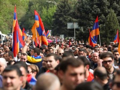 Resistance Movement rally starts in Yerevan
