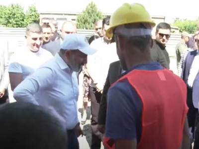 Armenia premier: In Deghdzut community we got familiarized with construction of modular school