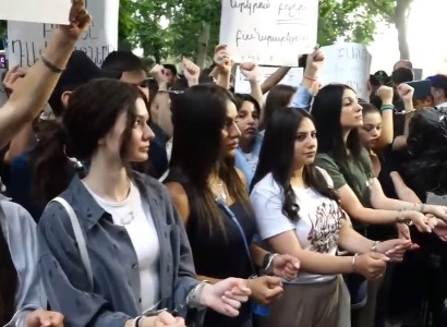 «Ազատություն տղաներին». «Դիմադրություն» շարժման երիտասարդները հասան դատախազություն (ուղիղ)