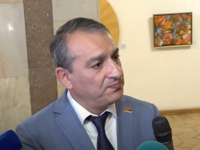 Ես շատ կողմ եմ, որ ռուսական կրթությունը Հայաստանում զարգացում ապրի. Արմեն Խաչատրյան