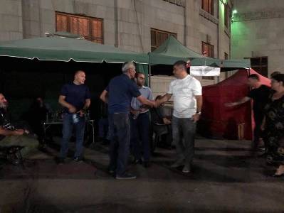 Արթուր Վանեցյանը երեկոյան Ազատության հրապարակում էր