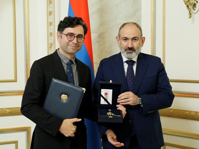 Armenia PM awards Patapoutian with Order of St. Mesrop Mashtots