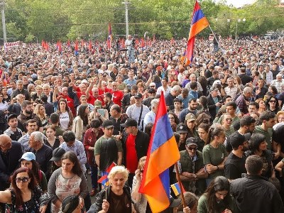 Members of Resistance Movement gather in France Square