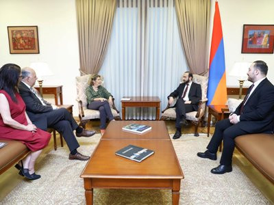 Armenia FM receives head of Armenian Assembly of America