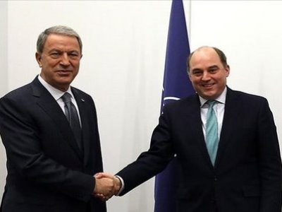Media: Turkish and British defense ministers hold face-to-face talks in Ankara