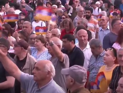 Resistance Movement rally starts in Yerevan