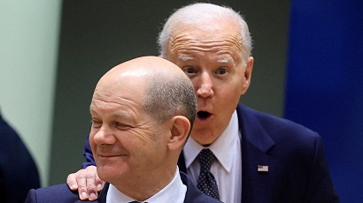 Biden thanks Scholz for leadership on Ukraine crisis at G7 summit