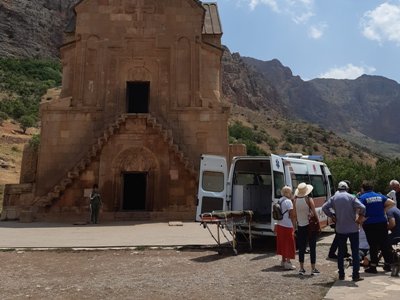Քիչ առաջ Նորավանքի եկեղեցու աստիճաններից ազգությամբ հայ ՌԴ քաղաքացի է ընկել. Ունի լուրջ վնասվածքներ