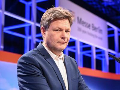 Robert Habeck: Gas shortage this winter could lead to 'serious economic crisis in Europe'