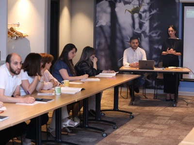 Քննարկվել են հայերեն ժեստերի լեզվի թարգմանիչների կրթության հիմնախնդիրները