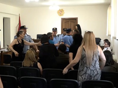 Արա փոշին էլ ես դու, թուրքն էլ. դատախազը՝ զոհվածի հարազատին