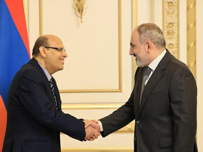 Armenia PM receives Egyptian ambassador