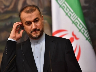 Iranian FM urges to speed up work to conclude an agreement on drawing baselines in Caspian Sea