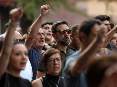 Armenia opposition movement holding spontaneous protest near parliament building