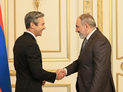 Armenia PM receives head of National Endowment for Democracy