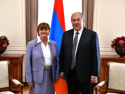 Դուք բոլոր իրավիճակներում կանգնած եք եղել Արցախի կողքին. Արմեն Սարգսյանը շնորհավորել է բարոնուհի Քերոլայն Քոքսին