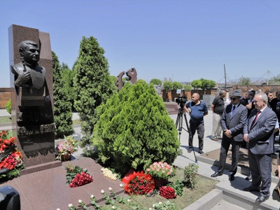 Կոմիտասի անվան պանթեոնում տեղի է ունեցել Ջիվան Գասպարյանի կիսանդրու բացման արարողությունը