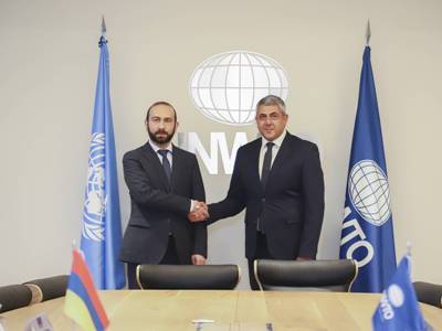 Armenia FM meets with UN World Tourism Organization head