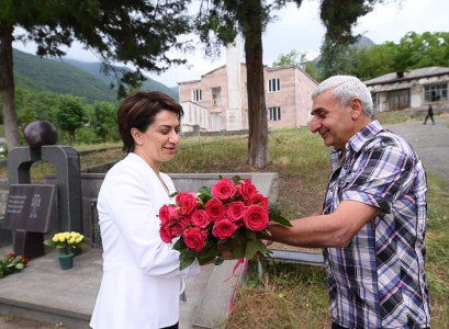 Վարչապետի տիկին Աննա Հակոբյանը այցելել է Ներքին Հանդ և Շիկահող համայնքի կարի արտադրամաս