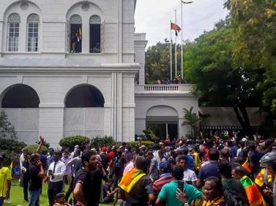 Sri Lanka protesters storm president's compound