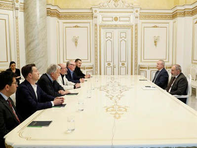 Նիկոլ Փաշինյանն ընդունել է «Ոսկե ծիրան» 19-րդ միջազգային կինոփառատոնի մասնակիցներին