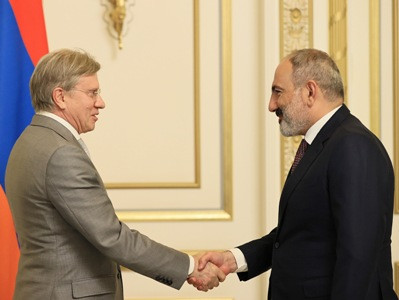 Премьер-министр Армении и министр транспорта России обсудили вопрос реализации взаимовыгодных программ
