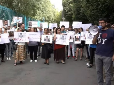 Opposition ‘Armenia’ Bloc staging protest outside UN office