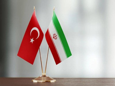 Iran and Turkey sign eight documents and memorandums of understanding