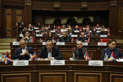 Newspaper: Armenia opposition lawmakers to meet with European parliamentarians