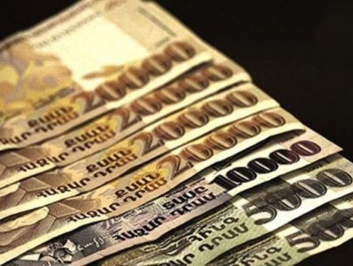 22-ամյա երիտասարդը տանը սեղանից բացահայտ հափշտակել է փողն ու փախել
