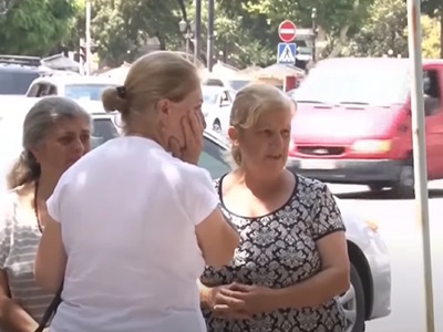 В Ереване у здания Правительства собрались родители военнослужащих «Химической части»
