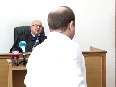 Адвокат бывшего генерального прокурора Армении покинул зал заседаний