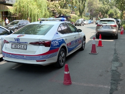 В Ереване за установку препятствий на проезжей части хозсубъекты будут оштрафованы