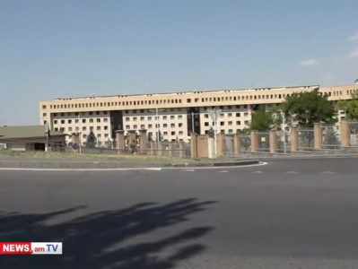 Families of soldiers killed in 44-day war protesting outside Armenia MOD