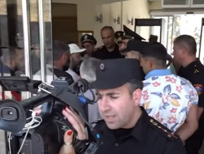 Situation outside Armenia MOD remains tense