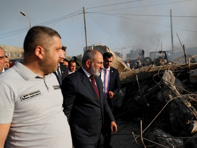 Yerevan explosion: PM Pashinyan arrives at scene