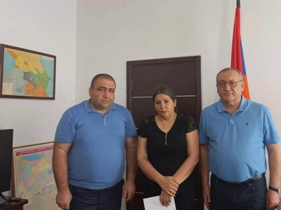 ԱՀ ԱԺ նախագահ Արթուր Թովմասյանն այցելել է ՀՀ-ում Արցախի Հանրապետության կառավարության օպերատիվ շտաբ