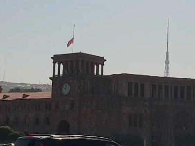 В Армении трансляция рекламных и развлекательных программ в дни траура карается штрафом