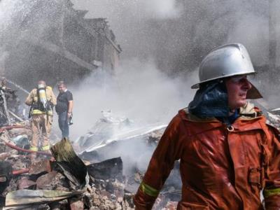 МЧС Армении: За одну ночь после взрыва в ТЦ «Сурмалу» пострадали 130 волонтеров