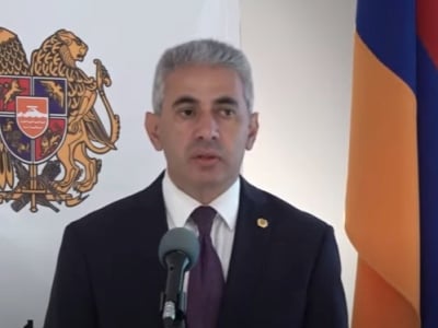 Rally organizer goes to Government building and wants to meet with Pashinyan