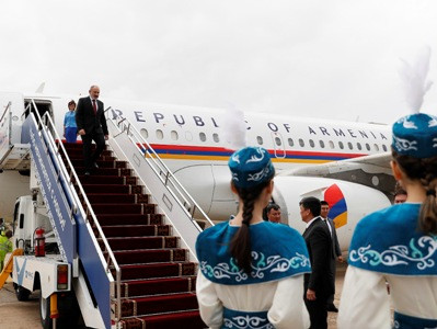 Armenia PM arrives in Kyrgyzstan on working visit