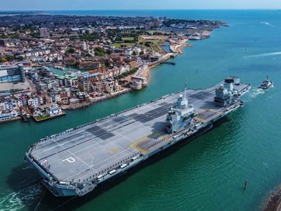 Newest British aircraft carrier breaks down off English coast