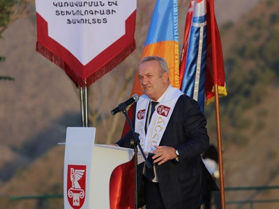 Կրթությունն է այն բանալին, որով պետք է բացենք դեռ փակ դռները և հարթենք դեպի բարգավաճում տանող ուղիները. Դումանյան