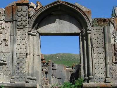 Աղջոց վանքն ինձ մտորելու շատ մեծ նյութ տվեց. Զինավոր Մեղրյան