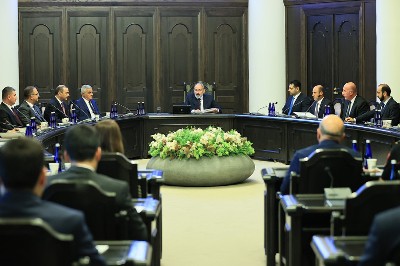 «Փաստ». «Այս կառավարության ցանկացած պատասխանատու անձ տնտեսական աճից խոսելիս պետք է գլուխը կախի»