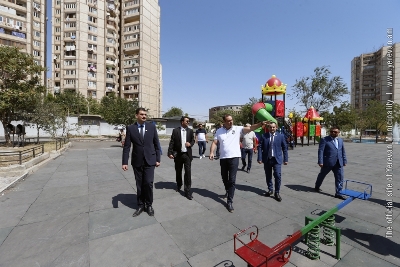Քաղաքապետ Հրաչյա Սարգսյանն աշխատանքային շրջայց է կատարել Դավթաշեն և Աջափնյակ վարչական շրջաններում