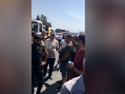 Armenia Ararat Province villagers block Yerevan-Artashat motorway