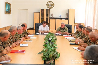 President of Artsakh holds official meeting with high command staff of Defense Army